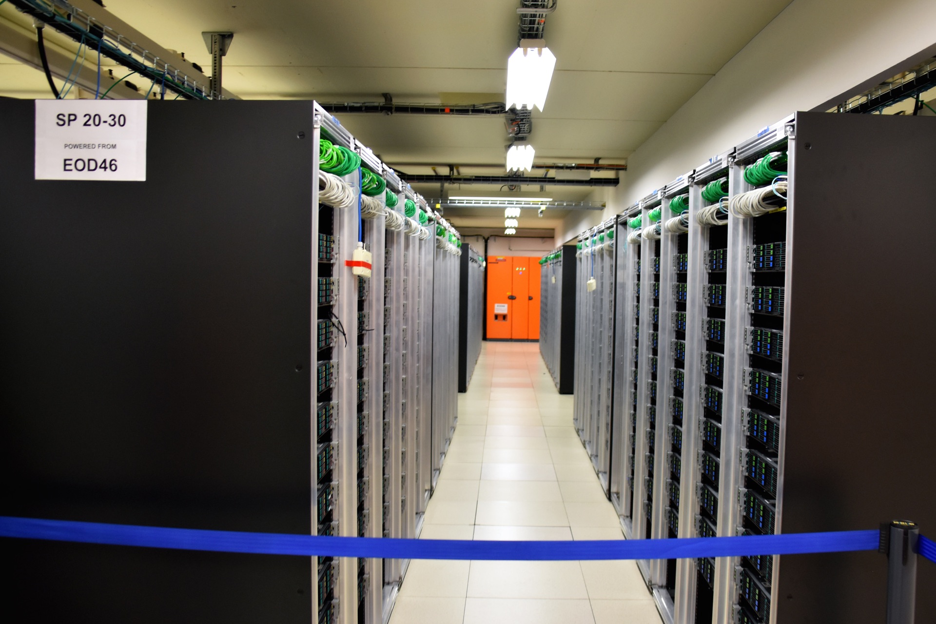 Serverruimte met netwerkapparatuur